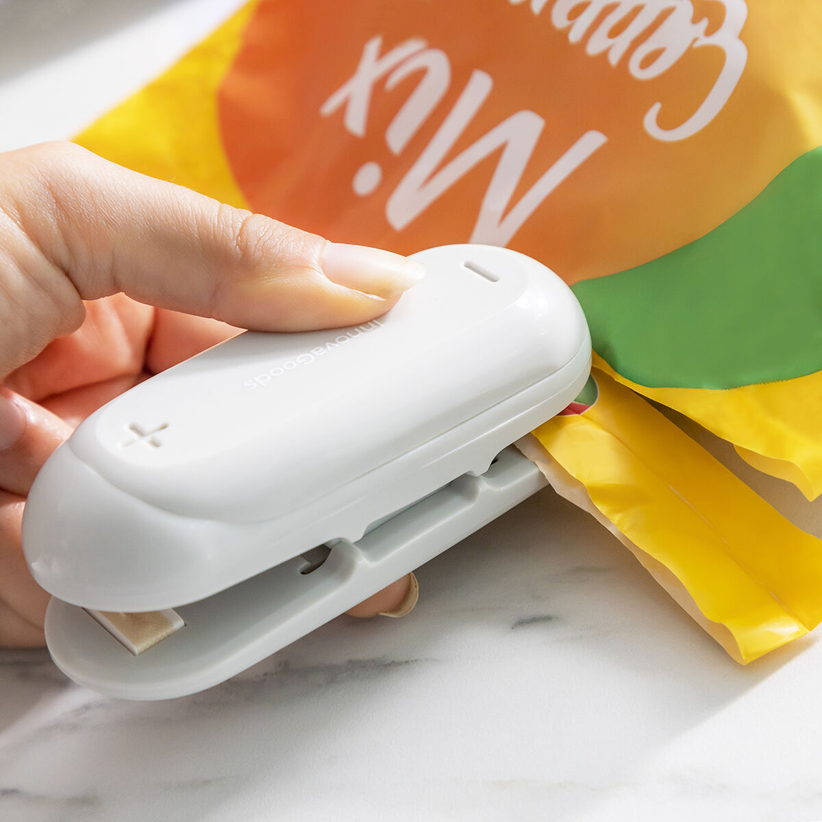 Selador de Sacos com Cortador e Gancho Baseyl InnovaGoods 4 V0103602_3